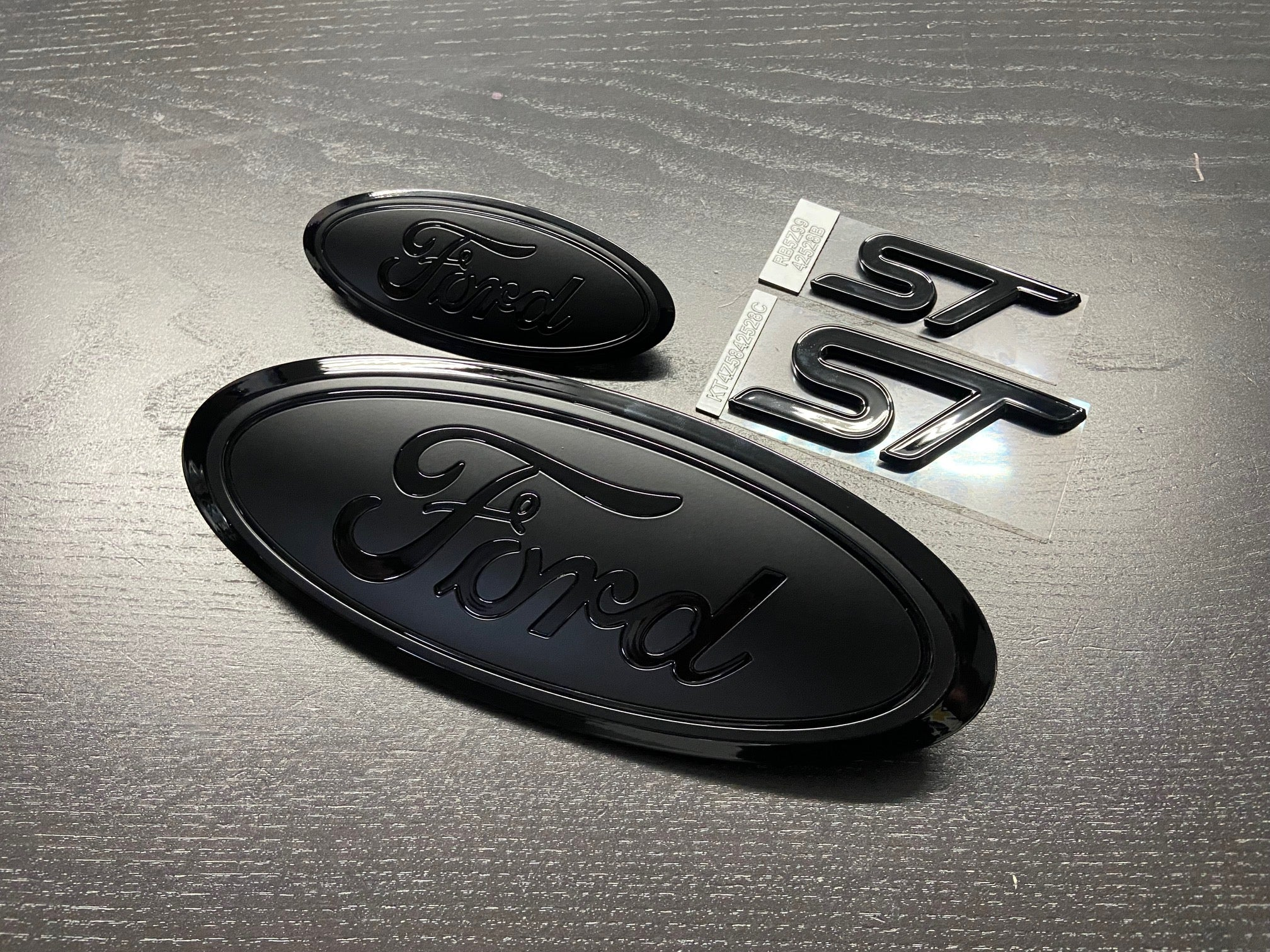 Explorer Gloss & Flat black Emblem set 2020- 2024 - Image 13
