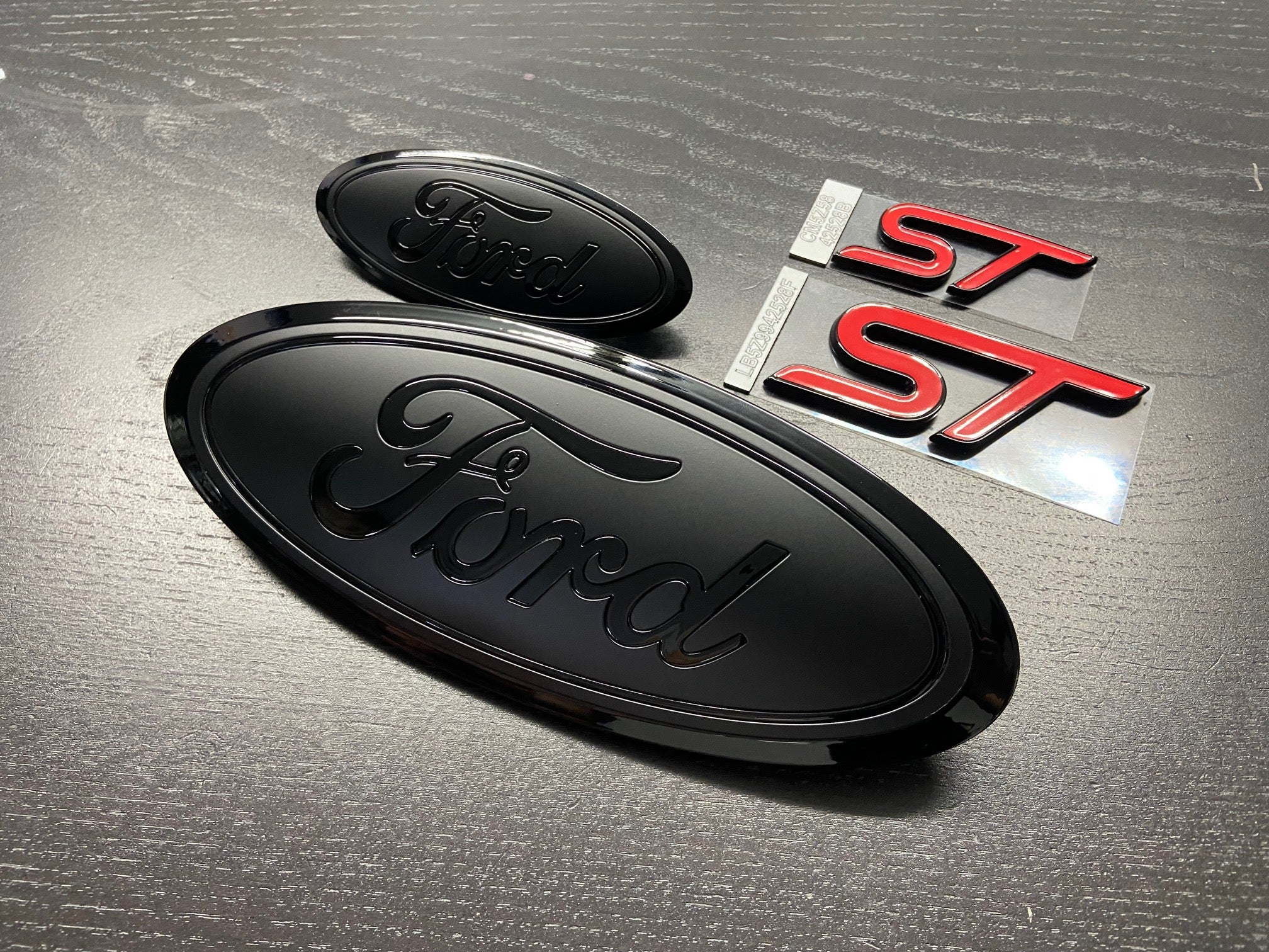 Explorer Gloss & Flat black Emblem set 2020- 2024 - Image 14